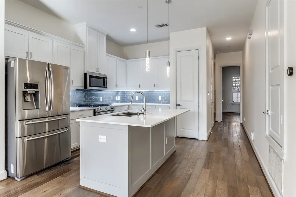 5015 Meridian Lane Addison TX 75001