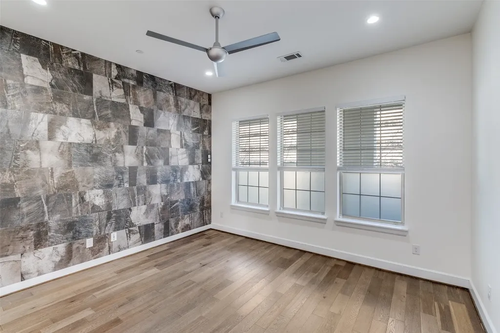 5015 Meridian Lane Addison TX 75001