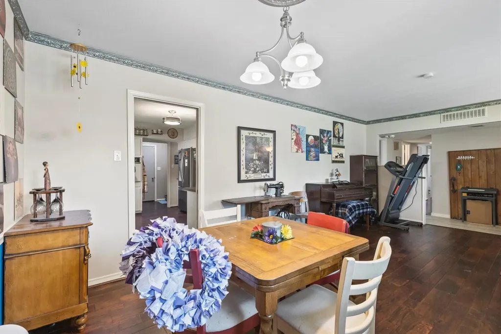 725 Branch Drive Garland TX 75041