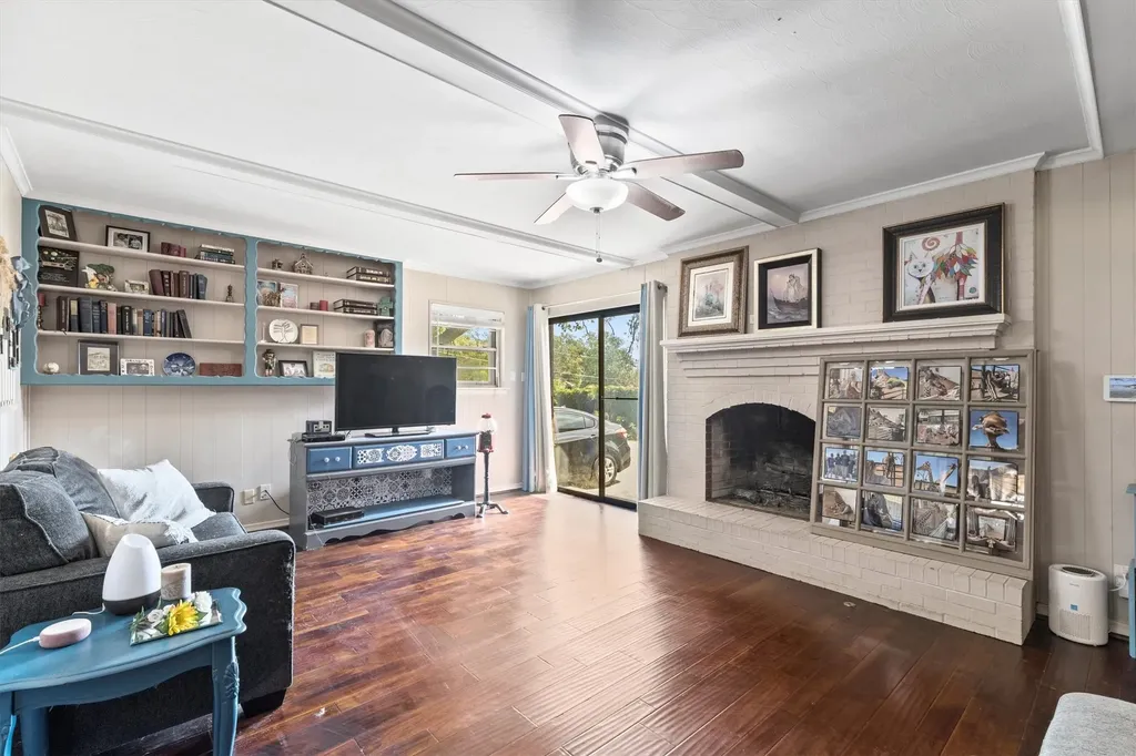 725 Branch Drive Garland TX 75041