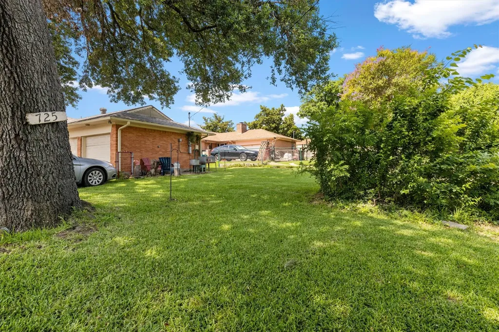 725 Branch Drive Garland TX 75041