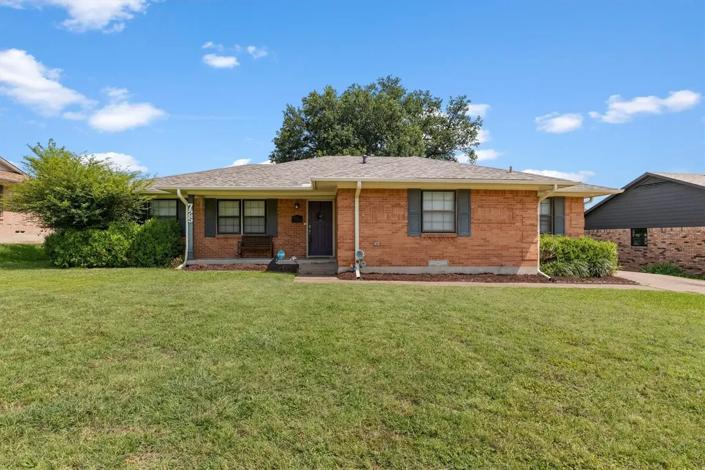 725 Branch Drive Garland TX 75041