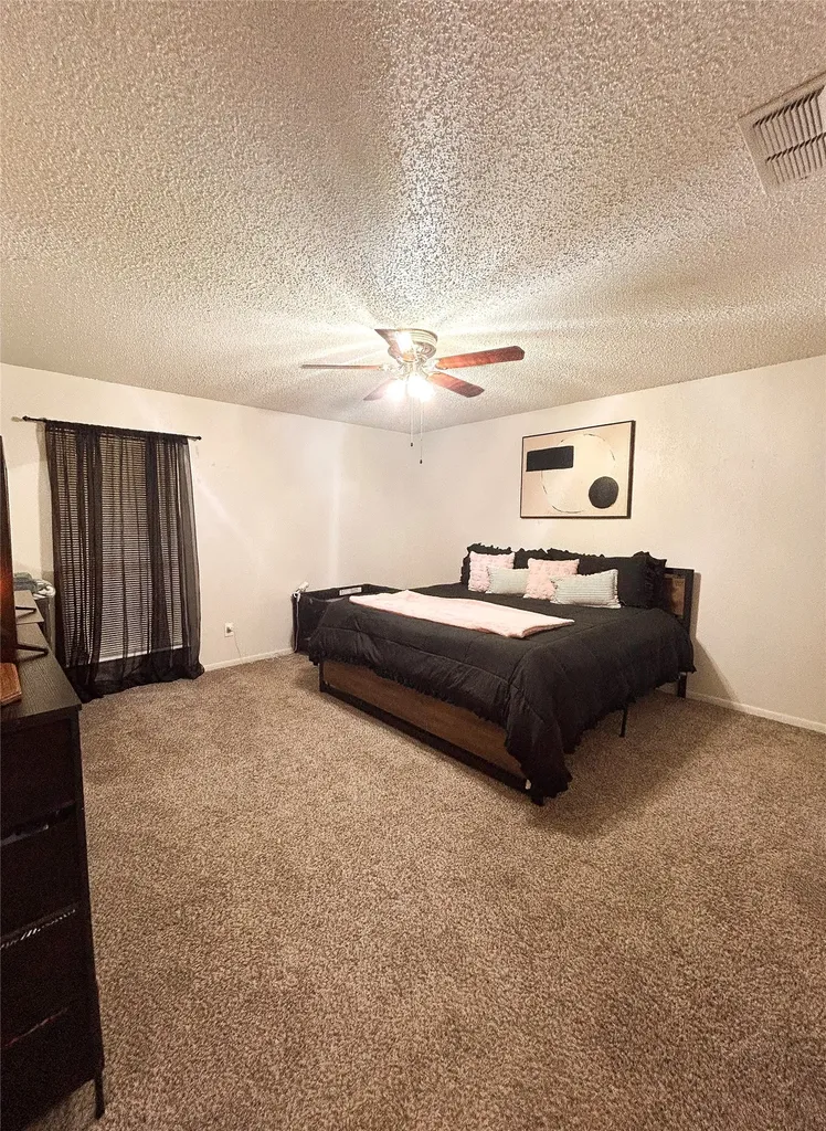 906 Zahara Street Bowie TX 76230