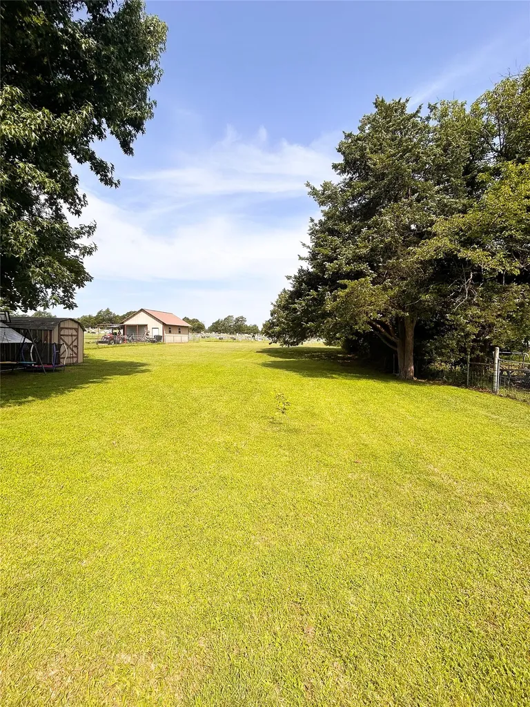 906 Zahara Street Bowie TX 76230
