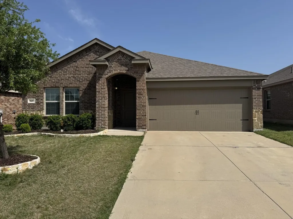 929 Alton Drive Aubrey TX 76227