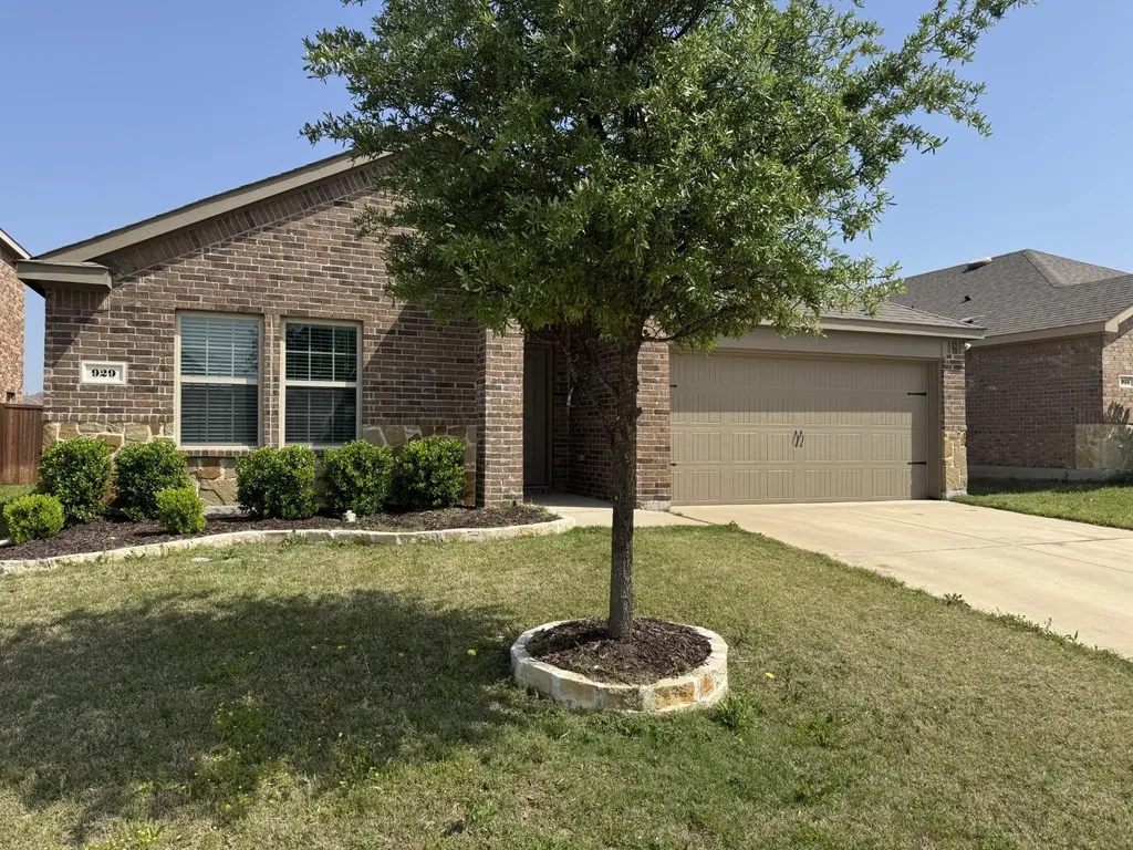929 Alton Drive Aubrey TX 76227