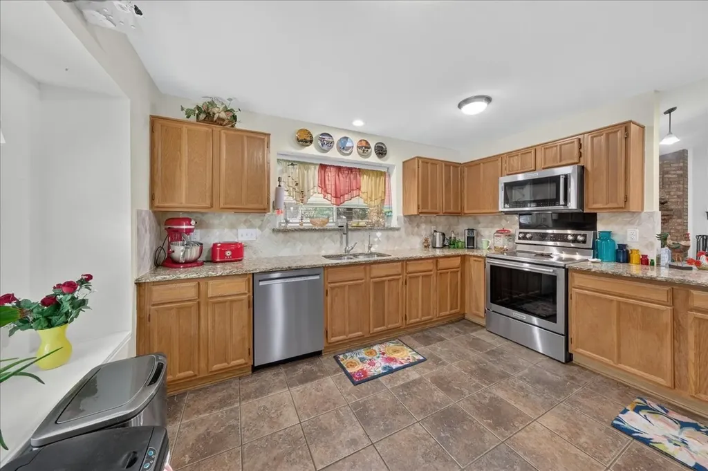 2401 Slaton Drive Grand Prairie TX 75052