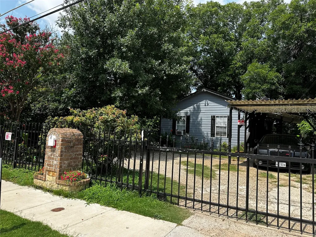 4119 Babcock Drive Dallas TX 75212