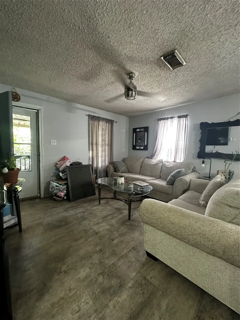 4119 Babcock Drive Dallas TX 75212