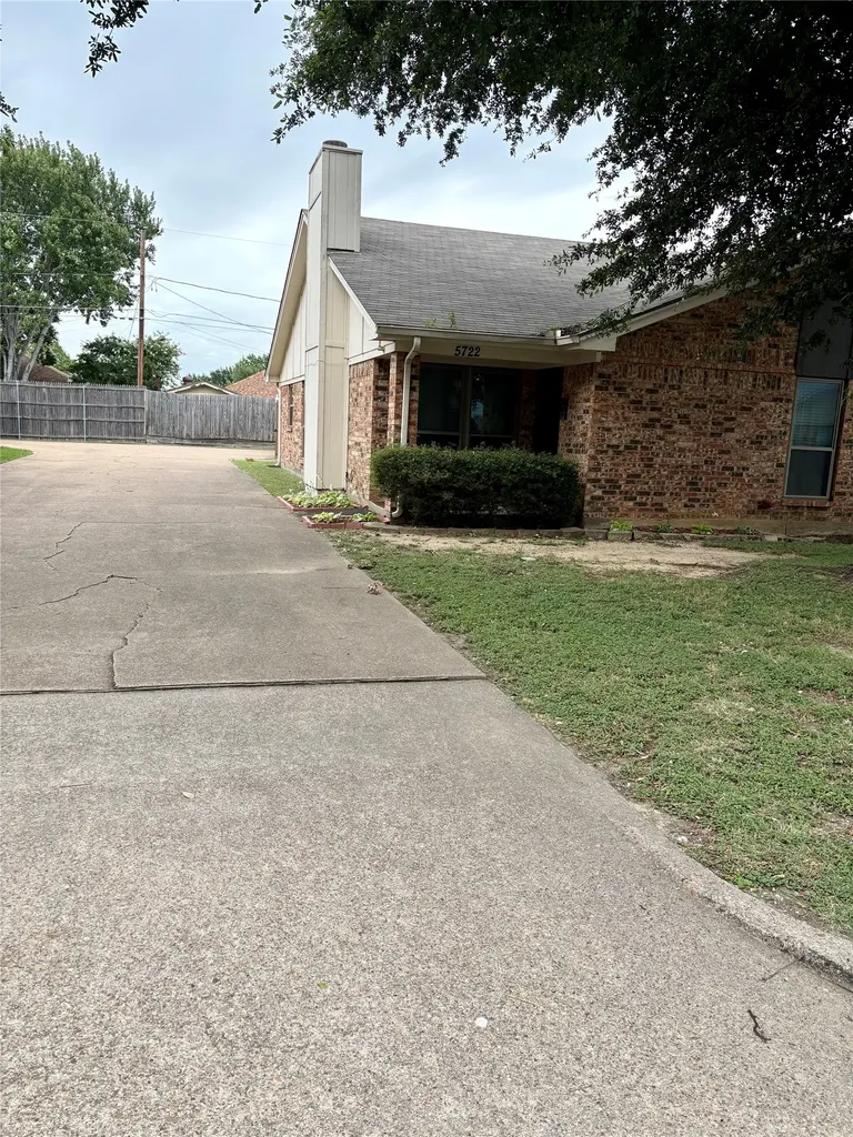 5720 Cancun Drive North Richland Hills TX 76180