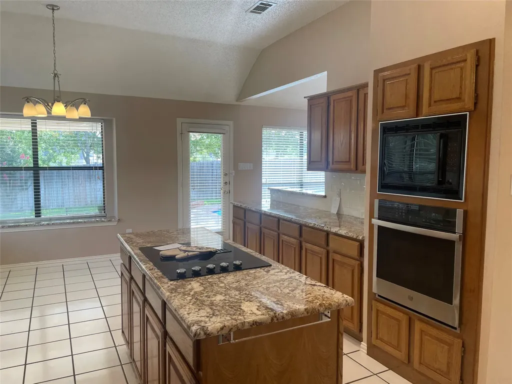 2144 Brownstone Court Grapevine TX 76051