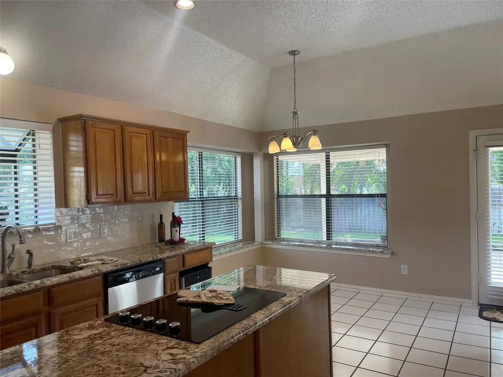 2144 Brownstone Court Grapevine TX 76051