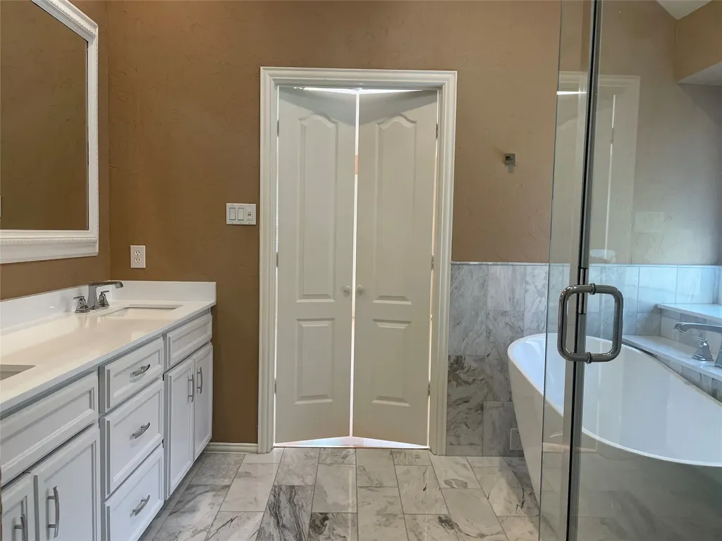 2144 Brownstone Court Grapevine TX 76051