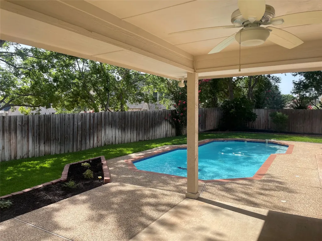 2144 Brownstone Court Grapevine TX 76051