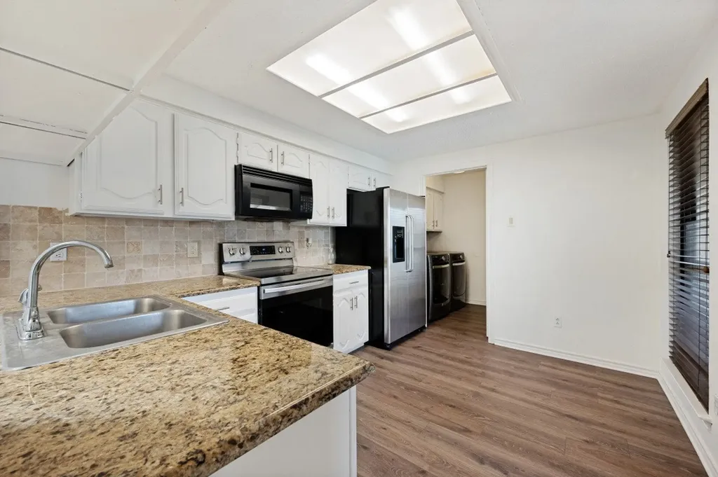 3828 Clover Hill Lane Carrollton TX 75007