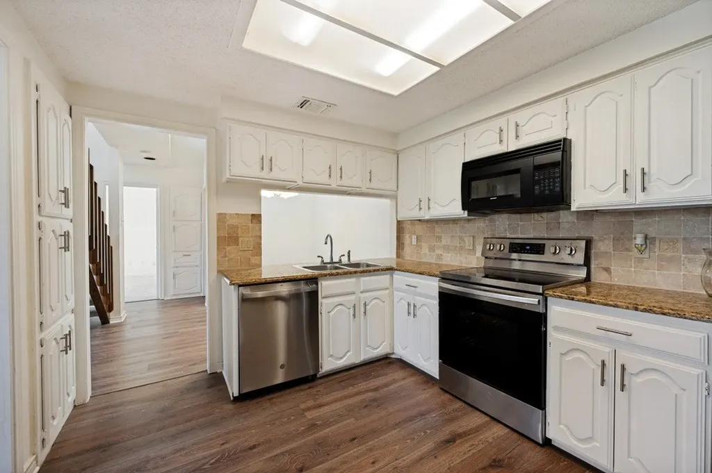 3828 Clover Hill Lane Carrollton TX 75007