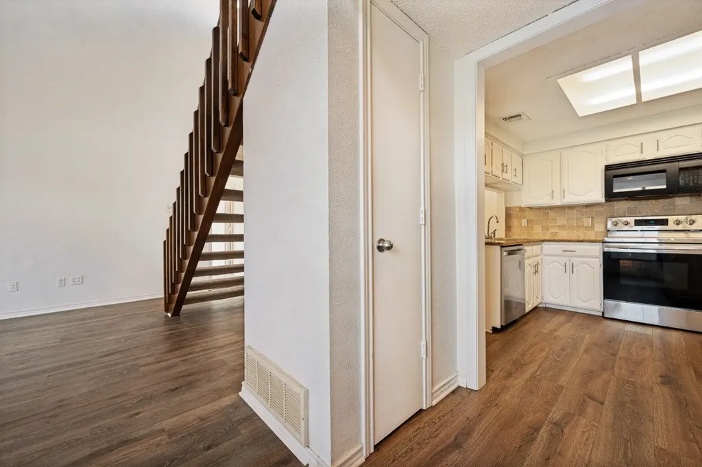 3828 Clover Hill Lane Carrollton TX 75007