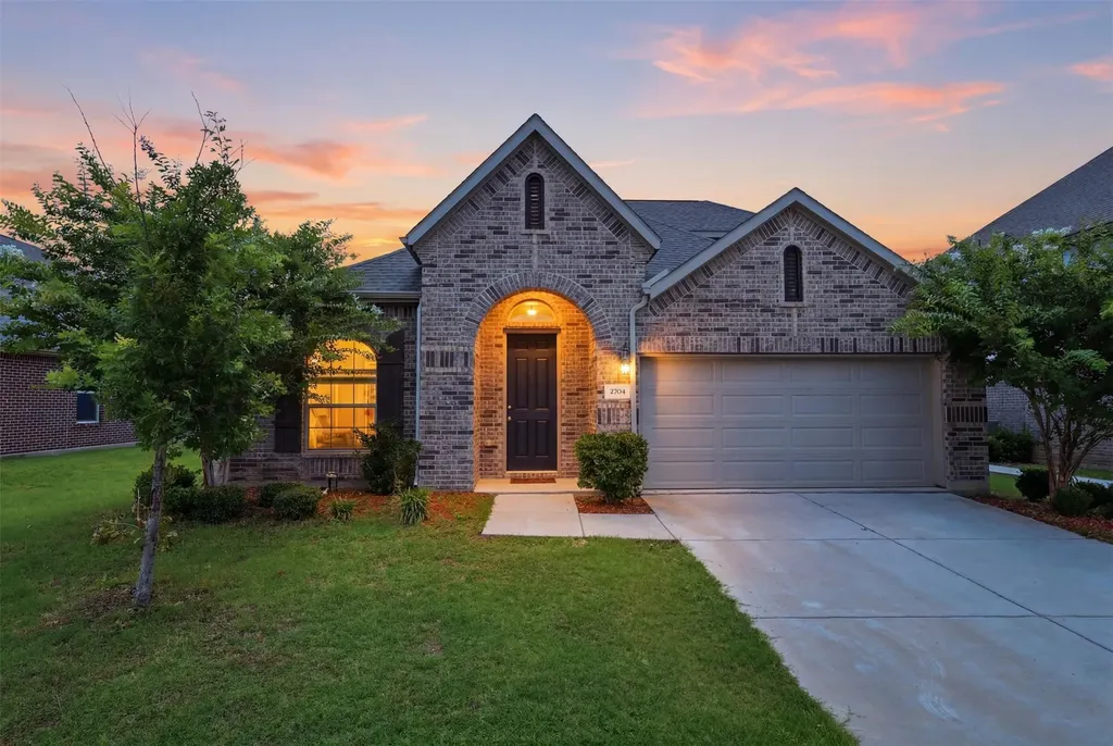 2704 Dancing Flame Drive Denton TX 76201