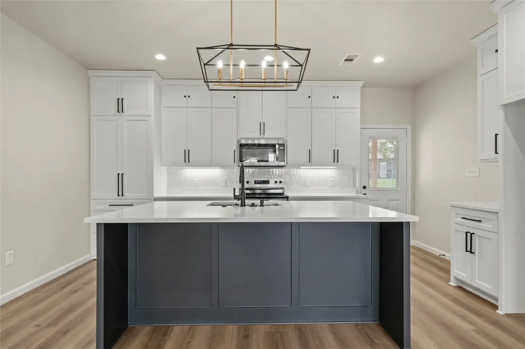 267 Sherwood Drive Woodway TX 76712