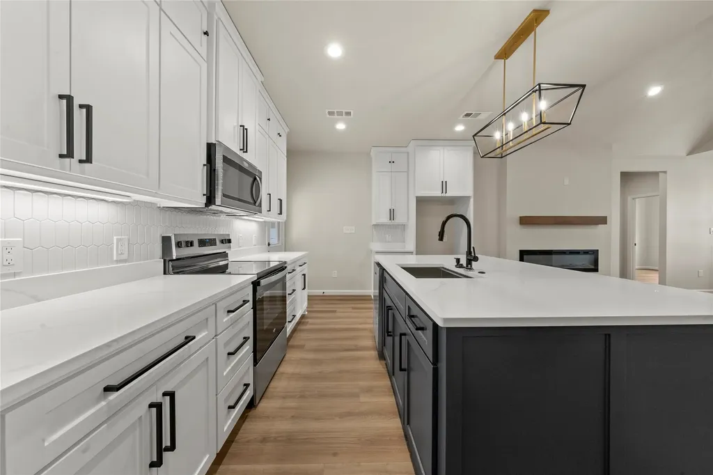 267 Sherwood Drive Woodway TX 76712