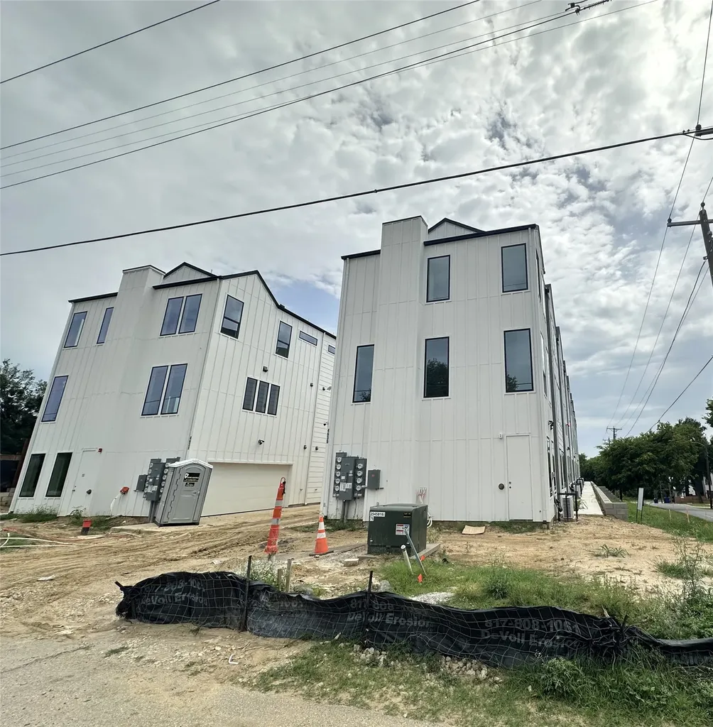 4635 Sylvester Street Dallas TX 75219