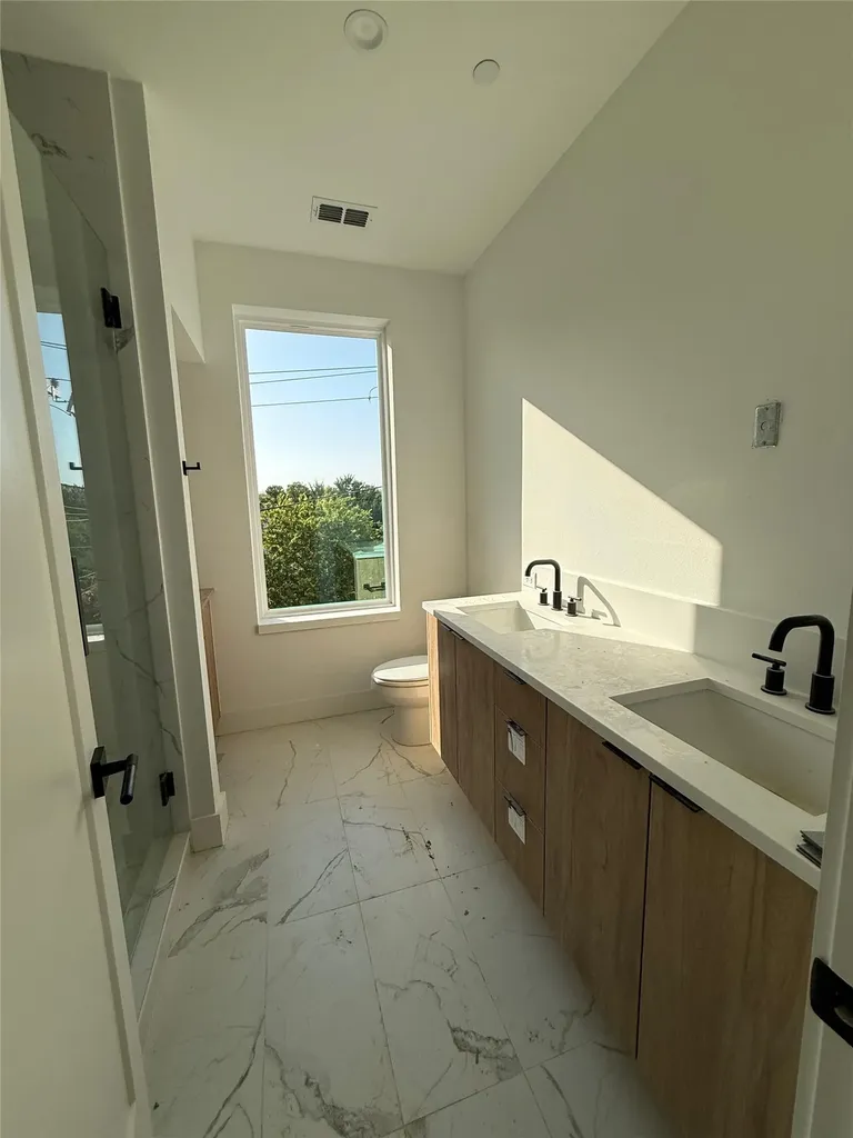 4635 Sylvester Street Dallas TX 75219