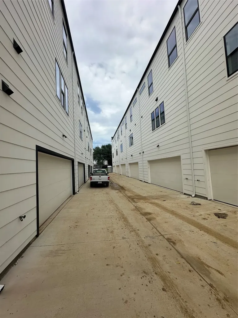 4635 Sylvester Street Dallas TX 75219