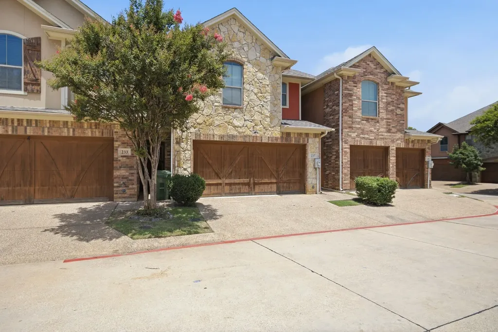 237 Corinna Court Hurst TX 76053