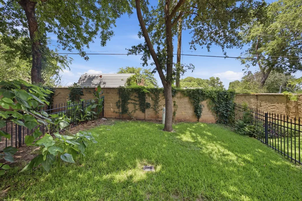 237 Corinna Court Hurst TX 76053
