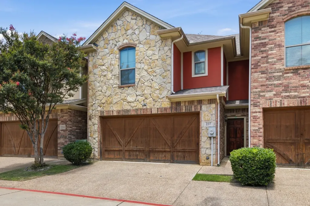 237 Corinna Court Hurst TX 76053
