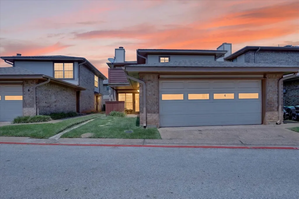 4 Cedar Lane Bedford TX 76021