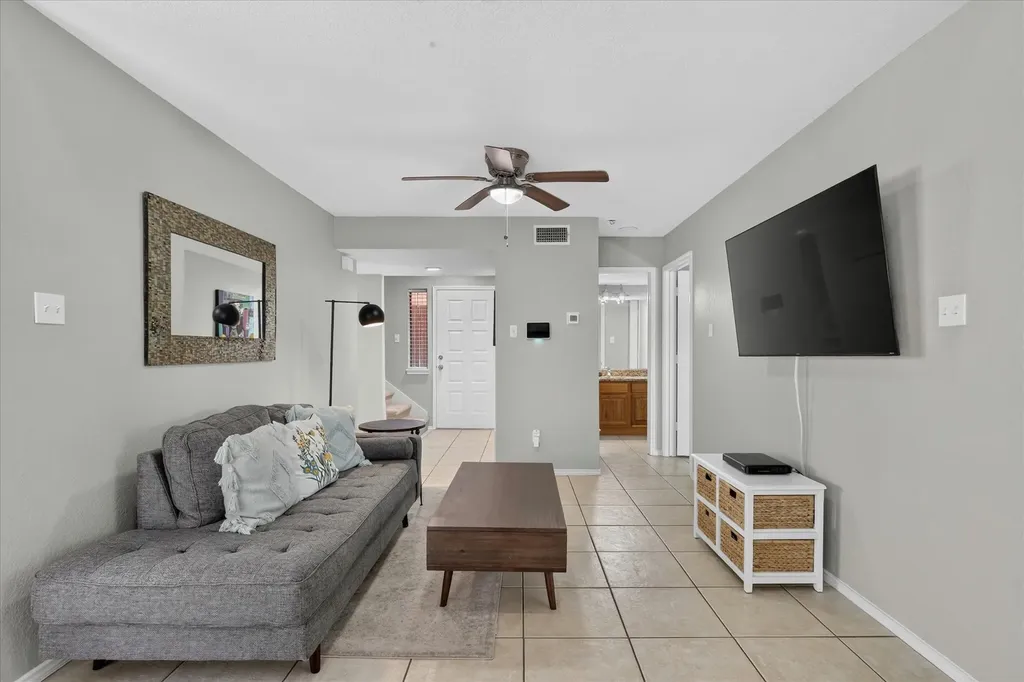 4 Cedar Lane Bedford TX 76021