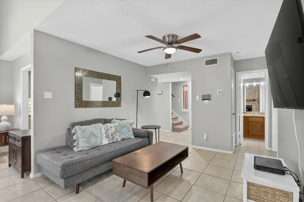 4 Cedar Lane Bedford TX 76021