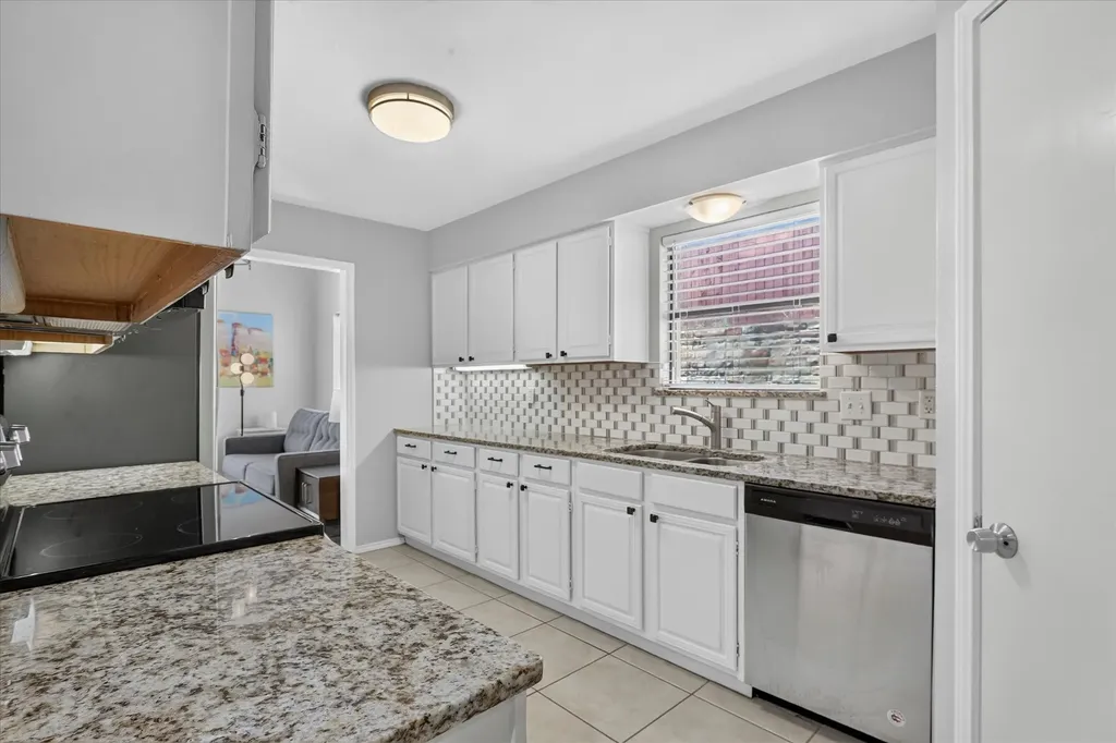 4 Cedar Lane Bedford TX 76021