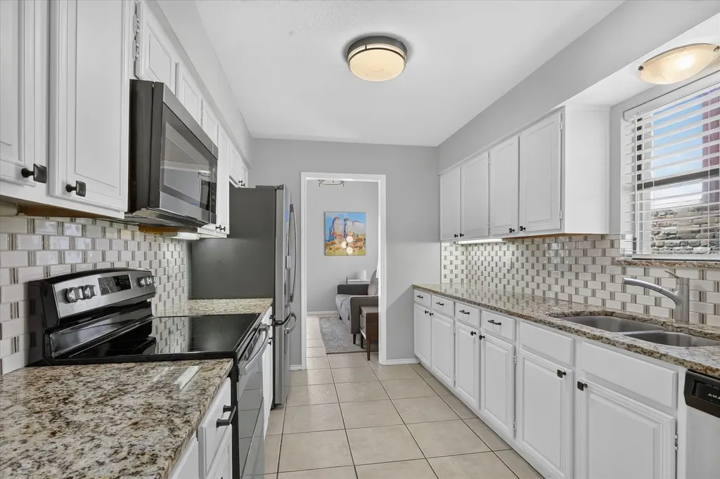4 Cedar Lane Bedford TX 76021