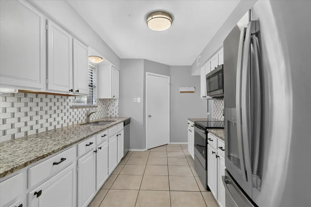 4 Cedar Lane Bedford TX 76021