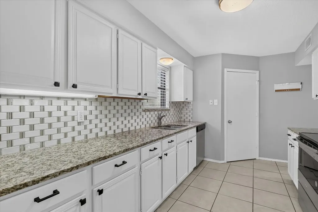4 Cedar Lane Bedford TX 76021