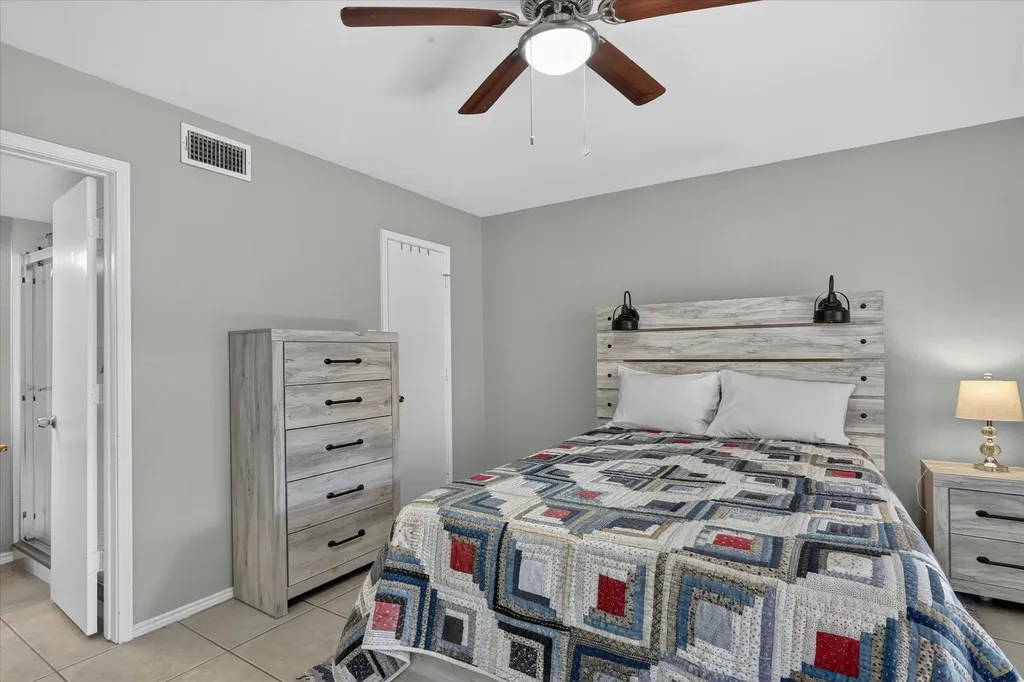 4 Cedar Lane Bedford TX 76021