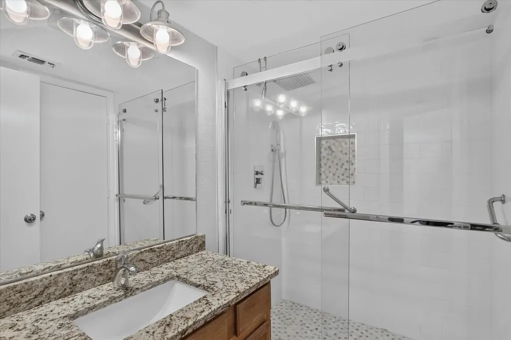 4 Cedar Lane Bedford TX 76021