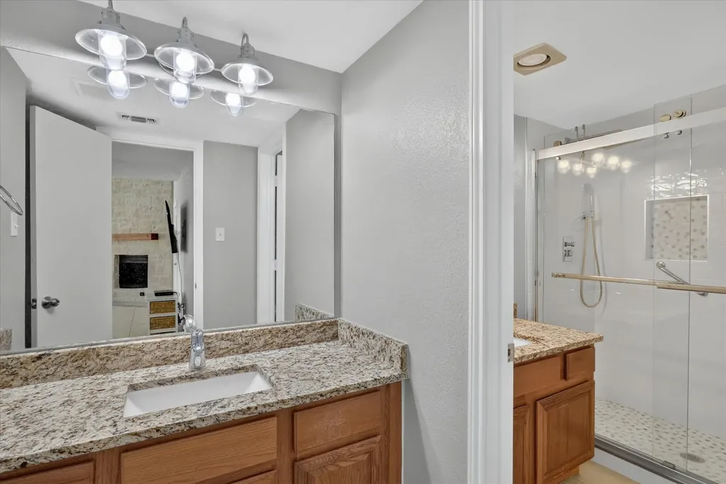 4 Cedar Lane Bedford TX 76021