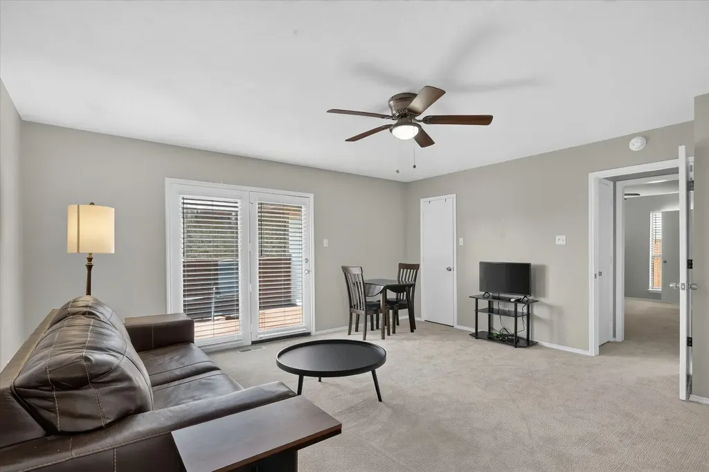 4 Cedar Lane Bedford TX 76021