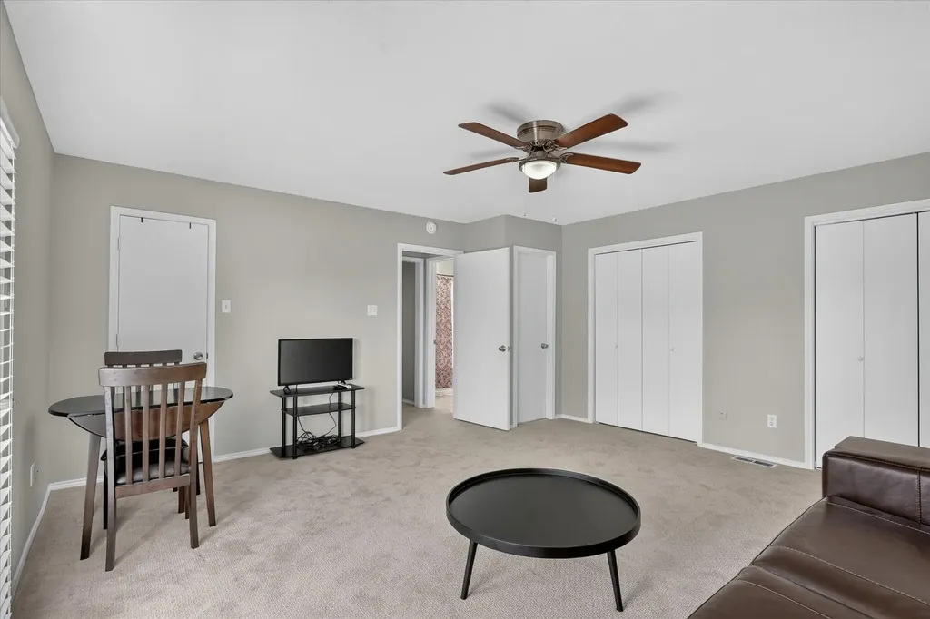 4 Cedar Lane Bedford TX 76021