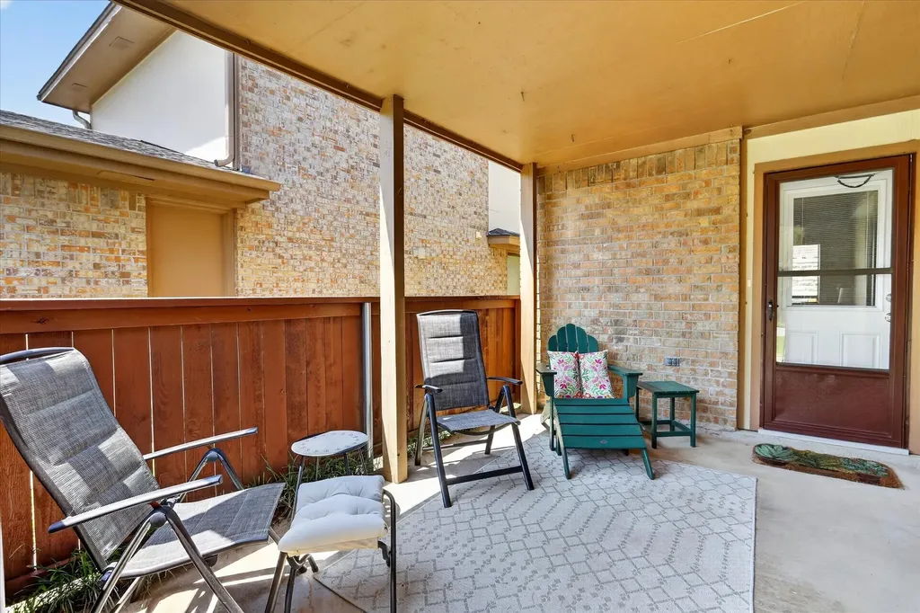 4 Cedar Lane Bedford TX 76021