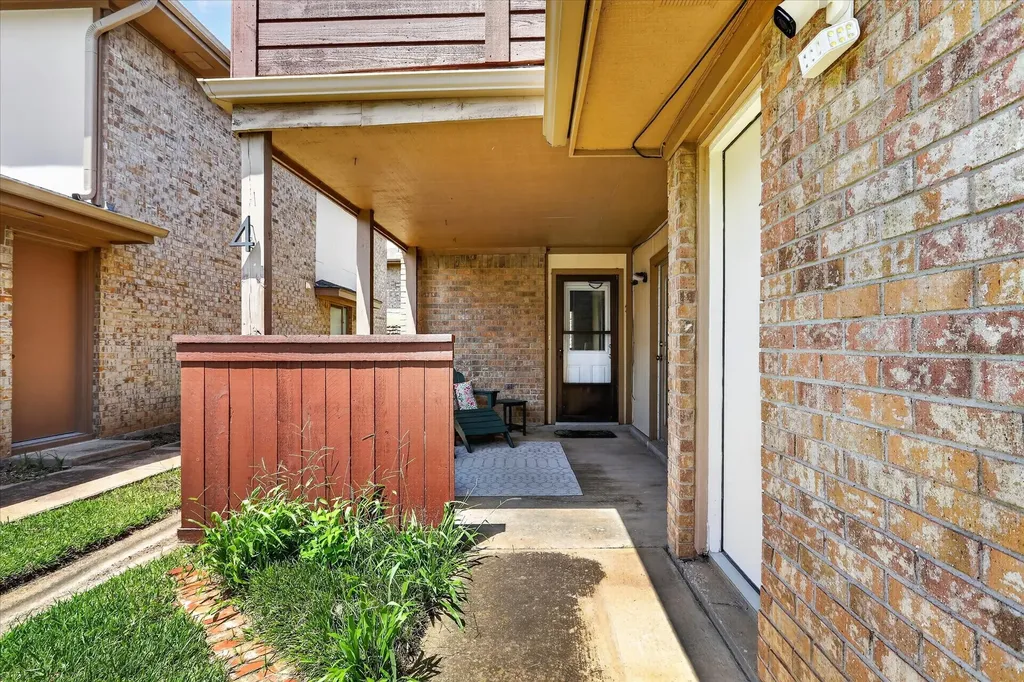 4 Cedar Lane Bedford TX 76021