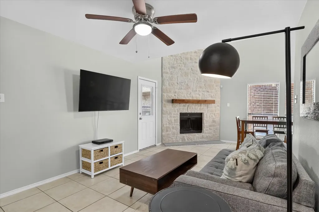 4 Cedar Lane Bedford TX 76021