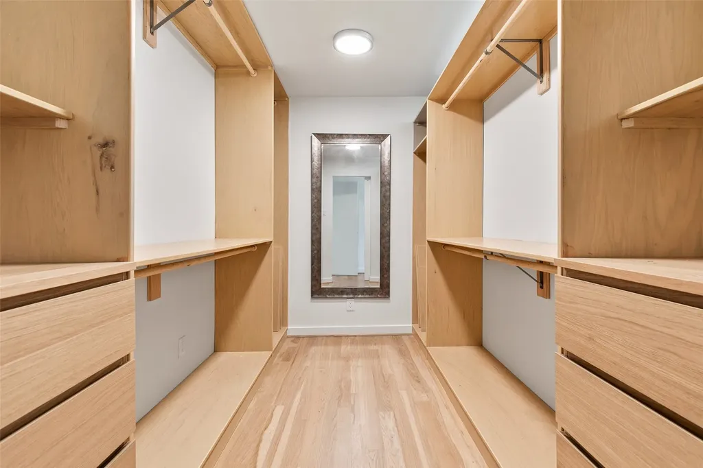 7431 Larchview Dallas TX 75254