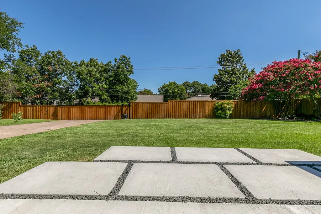 7431 Larchview Dallas TX 75254