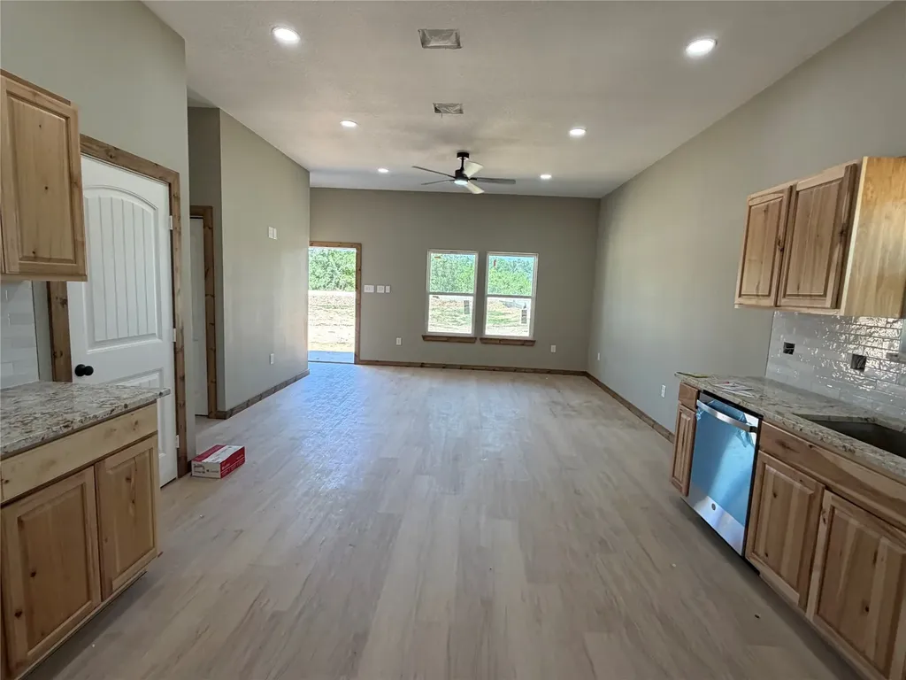 1040 Rays Way Weatherford TX 76085