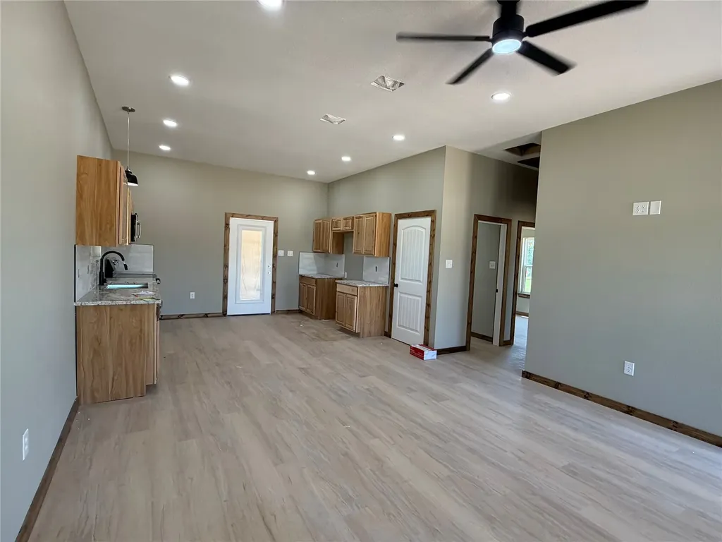 1040 Rays Way Weatherford TX 76085