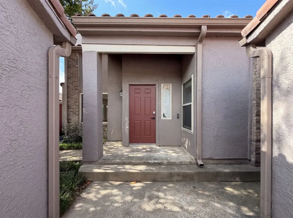 4242 N Capistrano Drive Dallas TX 75287